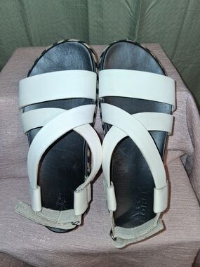 Women's Sorel Cream Strappy Comfort Sandals with Ankle Strap